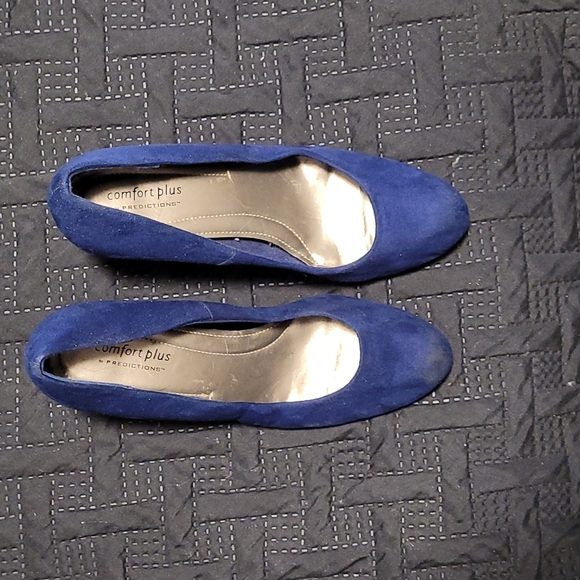 Blue suede pumps size9 - Picture 2 of 7